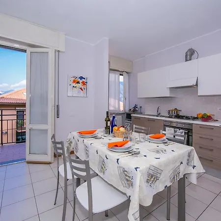 Borgo Balcone Apartment Varenna